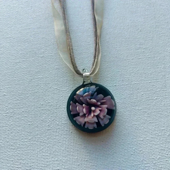 Vintage Murano Glass Flower Pendant Necklace - Picture 4 of 8